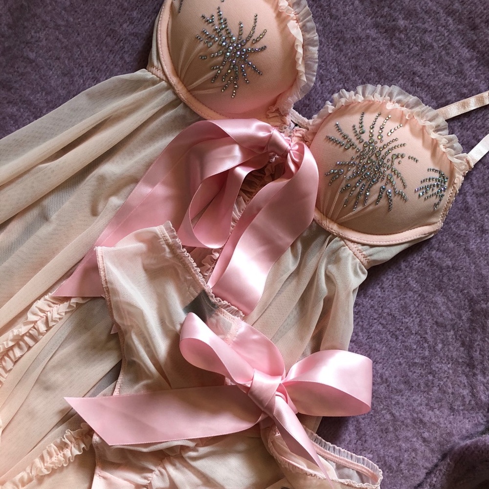 ❌SOLD❌ Victoria’s Secret Sexy Little Things